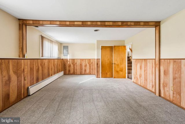 1111 RAVEN DR, Baltimore, MD 21227