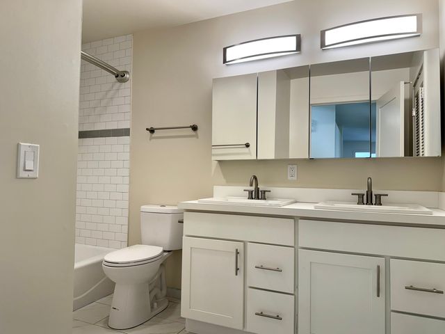 110 Montoya Drive 110, Branford, CT 06405