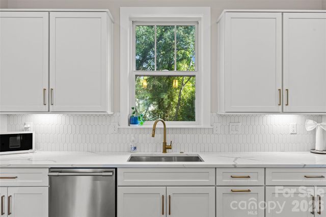 1429 Belle Terre Avenue, Charlotte, NC 28205