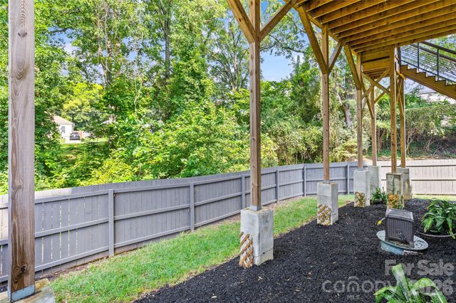 1429 Belle Terre Avenue, Charlotte, NC 28205