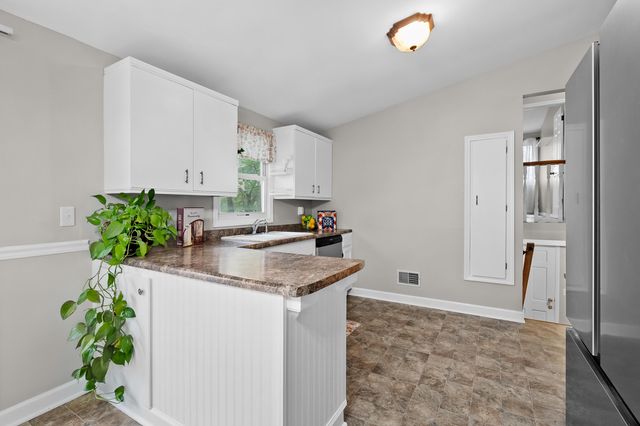 704 Flamingo Avenue, Portage City, MI 49024