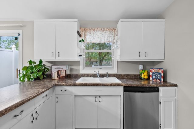 704 Flamingo Avenue, Portage City, MI 49024