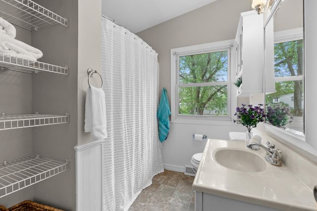 704 Flamingo Avenue, Portage City, MI 49024