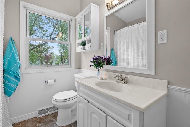 704 Flamingo Avenue, Portage City, MI 49024