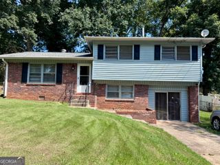 430 Windsor Drive, Forest Park, GA 30297