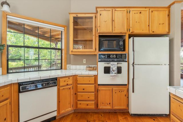 1016 Sandalwood Dr, Murphys, CA 95247