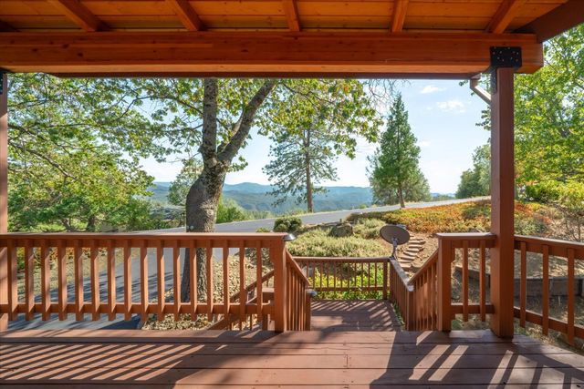 1016 Sandalwood Dr, Murphys, CA 95247