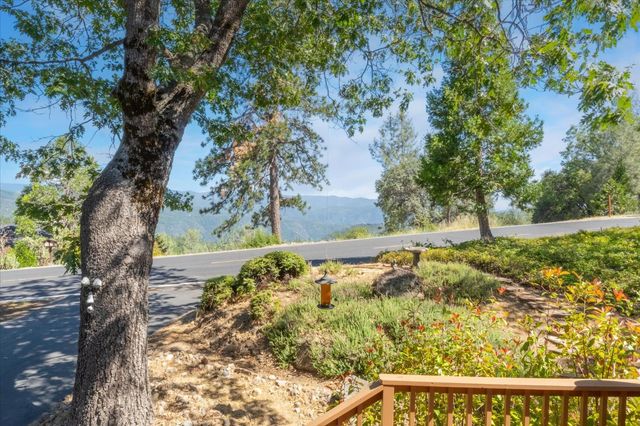 1016 Sandalwood Dr, Murphys, CA 95247