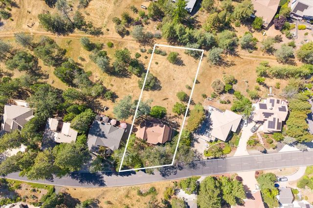 1016 Sandalwood Dr, Murphys, CA 95247