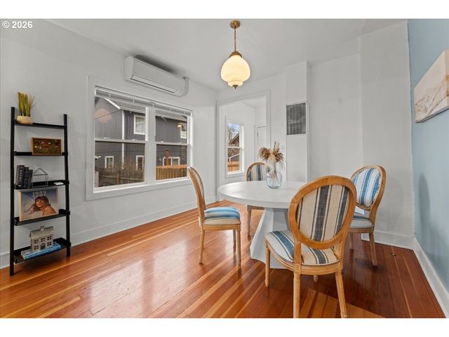 7336 Se STEELE St, Portland, OR 97206