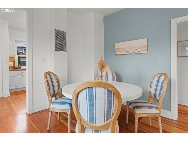 7336 Se STEELE St, Portland, OR 97206