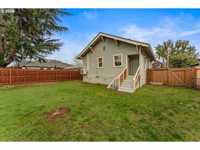 7336 Se STEELE St, Portland, OR 97206