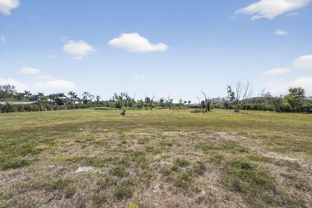 16296 Deer Path Lane, Wellington, FL 33470