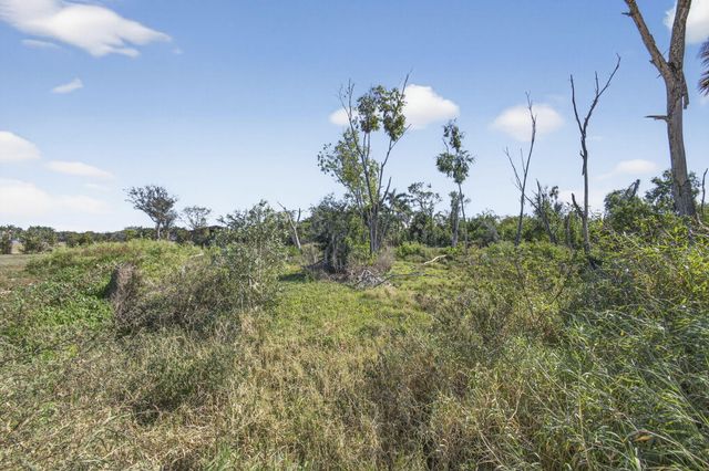 16296 Deer Path Lane, Wellington, FL 33470