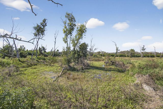 16296 Deer Path Lane, Wellington, FL 33470