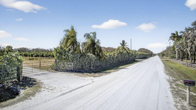 16296 Deer Path Lane, Wellington, FL 33470