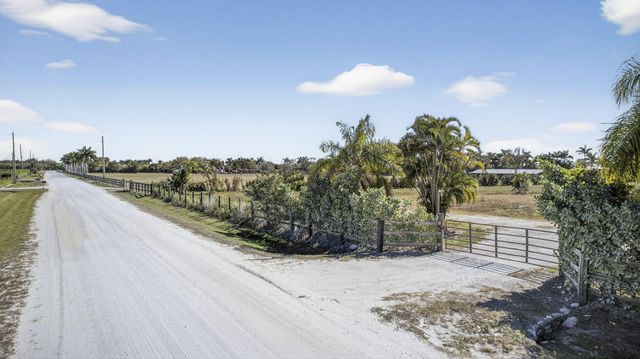 16296 Deer Path Lane, Wellington, FL 33470