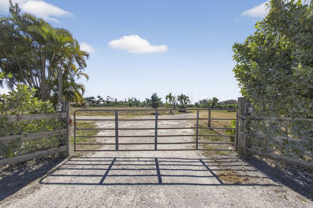 16296 Deer Path Lane, Wellington, FL 33470