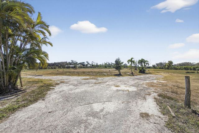 16296 Deer Path Lane, Wellington, FL 33470