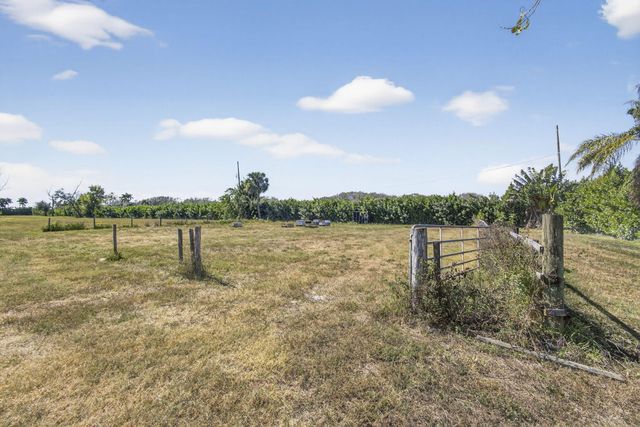 16296 Deer Path Lane, Wellington, FL 33470