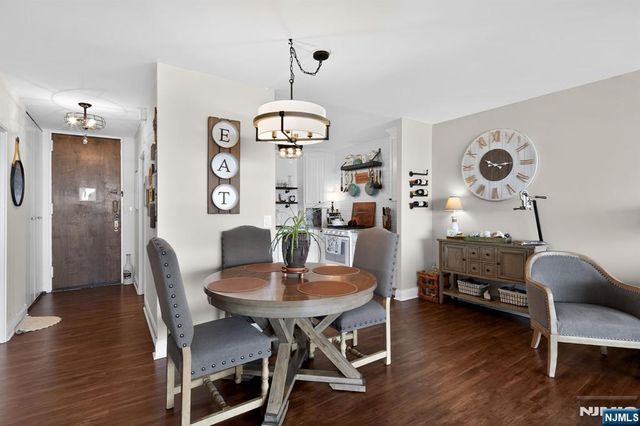 6 Horizon Road 1704, Fort Lee, NJ 07024