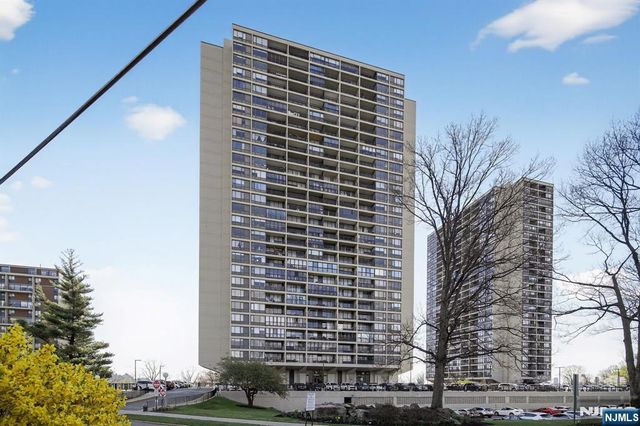 6 Horizon Road 1704, Fort Lee, NJ 07024