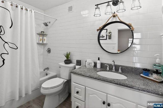 6 Horizon Road 1704, Fort Lee, NJ 07024