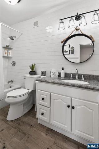 6 Horizon Road 1704, Fort Lee, NJ 07024