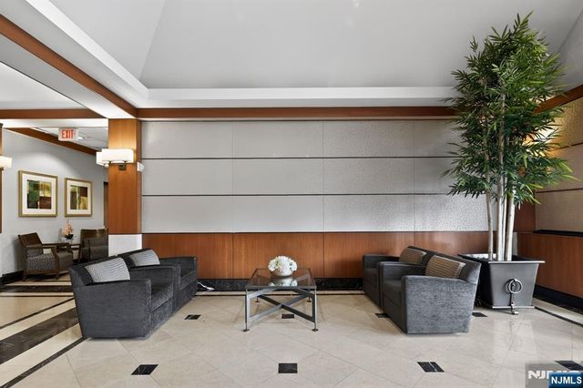 6 Horizon Road 1704, Fort Lee, NJ 07024