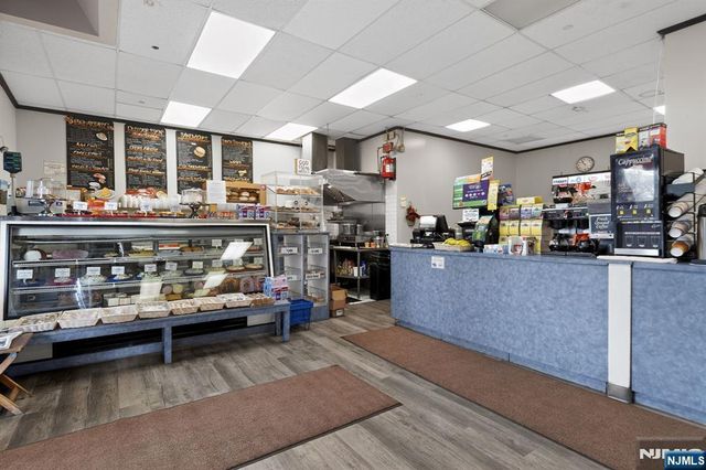 6 Horizon Road 1704, Fort Lee, NJ 07024