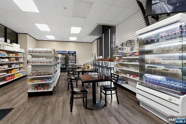 6 Horizon Road 1704, Fort Lee, NJ 07024