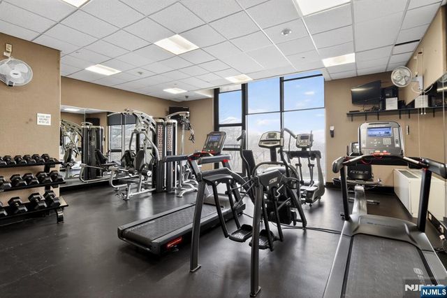 6 Horizon Road 1704, Fort Lee, NJ 07024