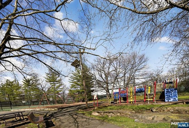 6 Horizon Road 1704, Fort Lee, NJ 07024