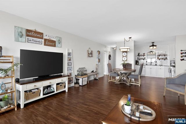 6 Horizon Road 1704, Fort Lee, NJ 07024