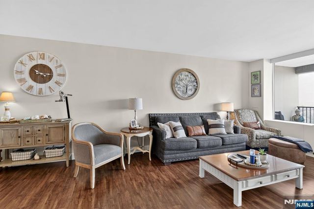 6 Horizon Road 1704, Fort Lee, NJ 07024