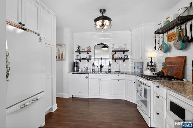 6 Horizon Road 1704, Fort Lee, NJ 07024