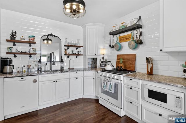 6 Horizon Road 1704, Fort Lee, NJ 07024