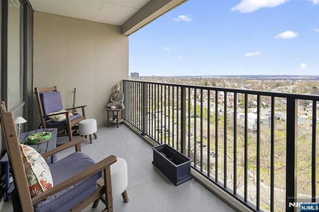 6 Horizon Road 1704, Fort Lee, NJ 07024