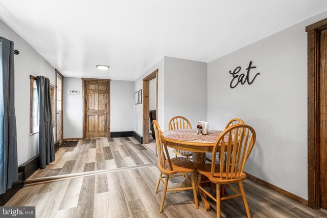 1087 CHESTNUT ST, Douglassville, PA 19518