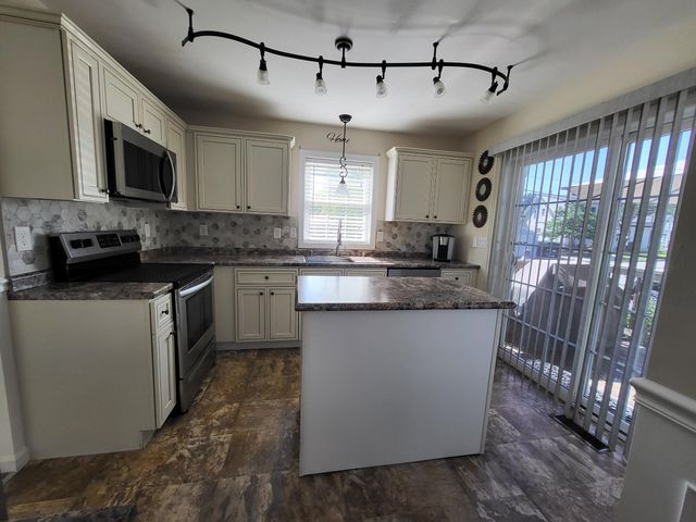 142 Comeau Street, Manchester, NH 03102