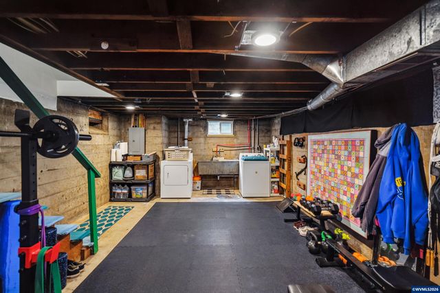 410 23rd St SE, Salem, OR 97301