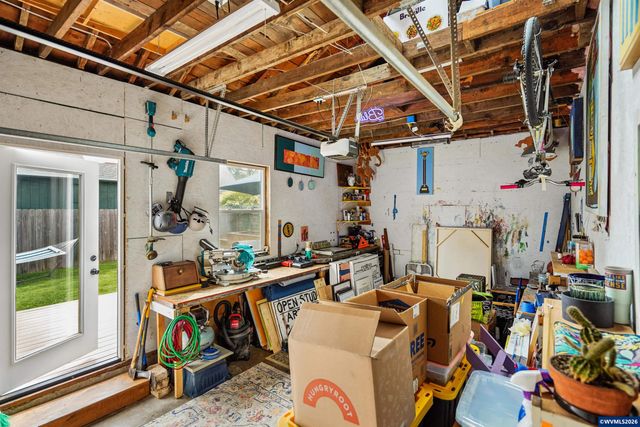 410 23rd St SE, Salem, OR 97301