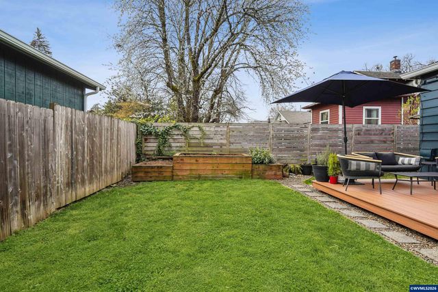 410 23rd St SE, Salem, OR 97301