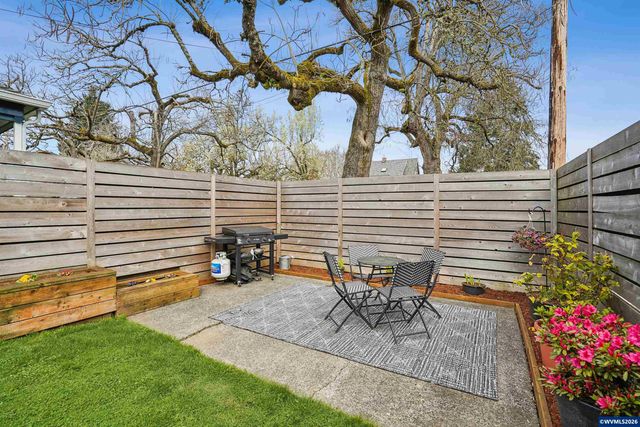 410 23rd St SE, Salem, OR 97301