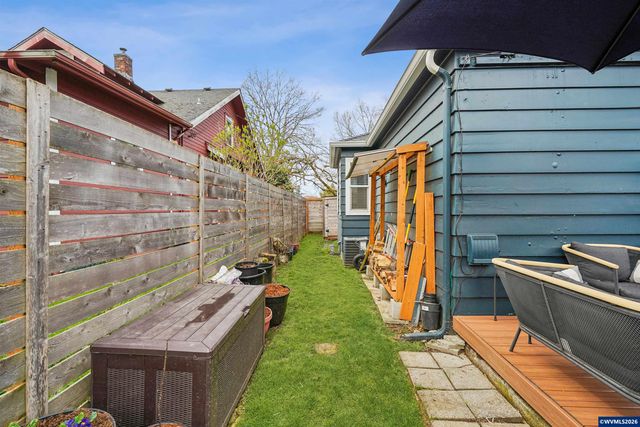 410 23rd St SE, Salem, OR 97301