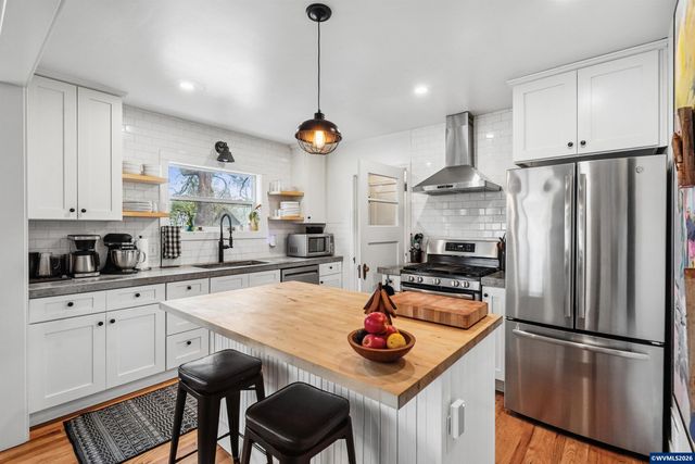 410 23rd St SE, Salem, OR 97301