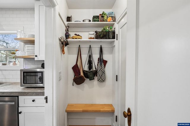 410 23rd St SE, Salem, OR 97301