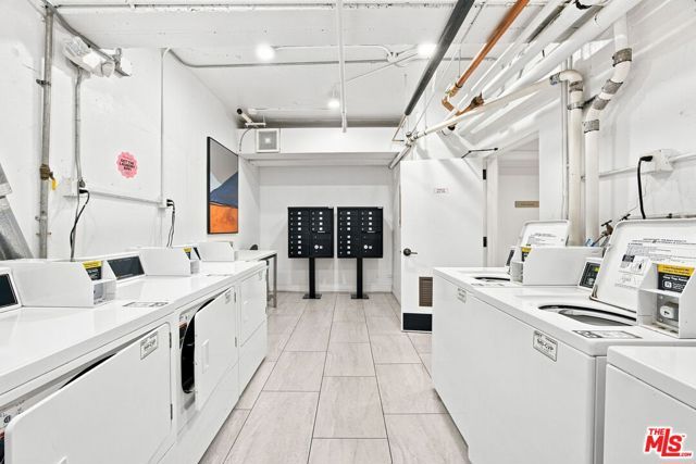 2301 S Beverly Glen Boulevard 301, Los Angeles, CA 90064