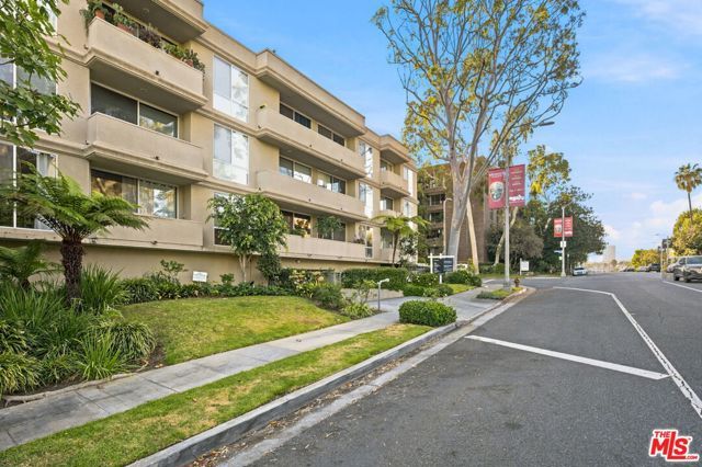 2301 S Beverly Glen Boulevard 301, Los Angeles, CA 90064