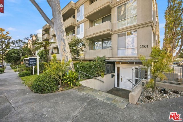 2301 S Beverly Glen Boulevard 301, Los Angeles, CA 90064